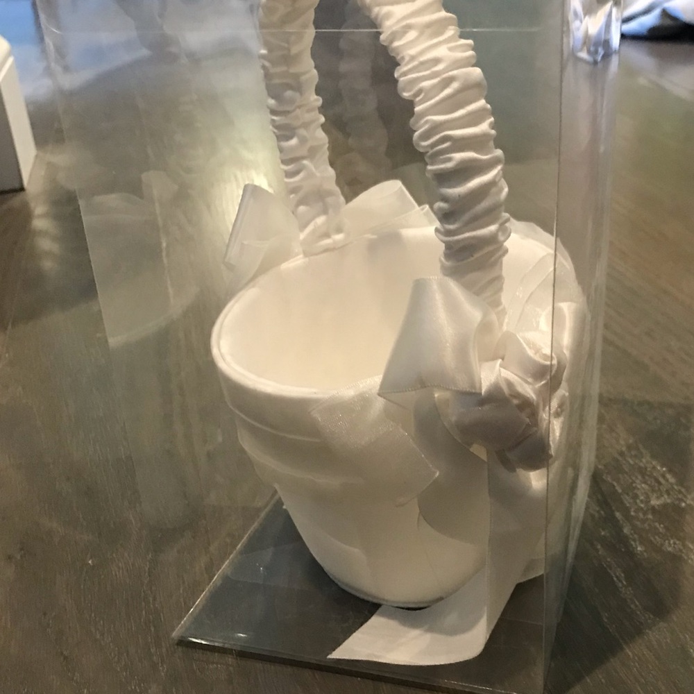 Flower girl basket NIB